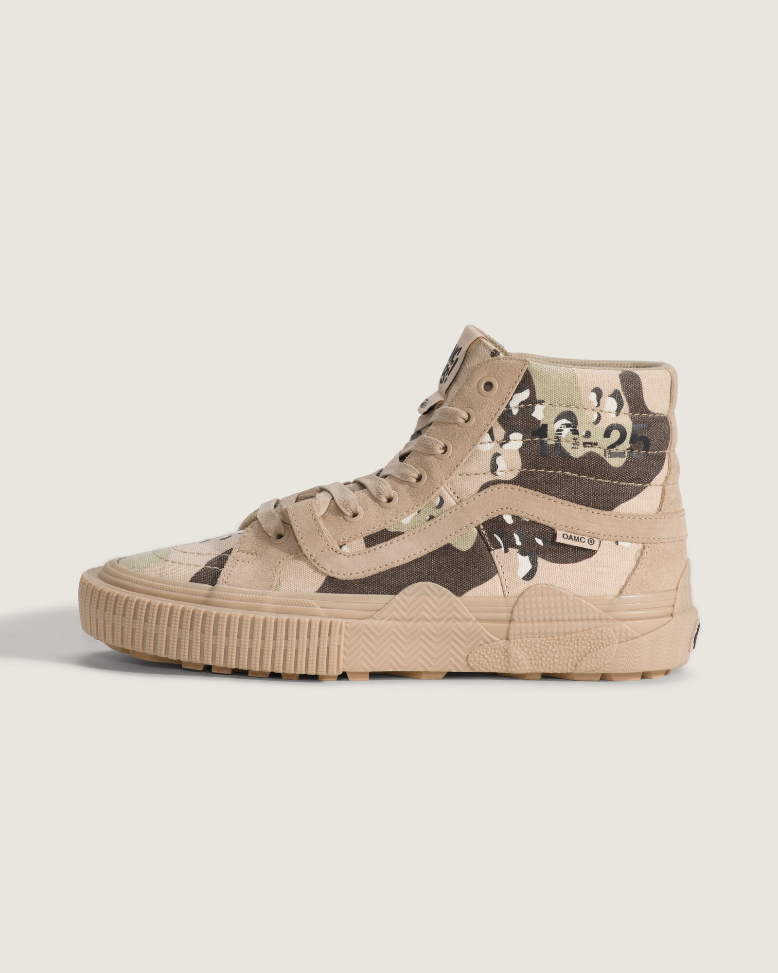 OTW × OAMC × WTAPS 스케이트-하이 러그